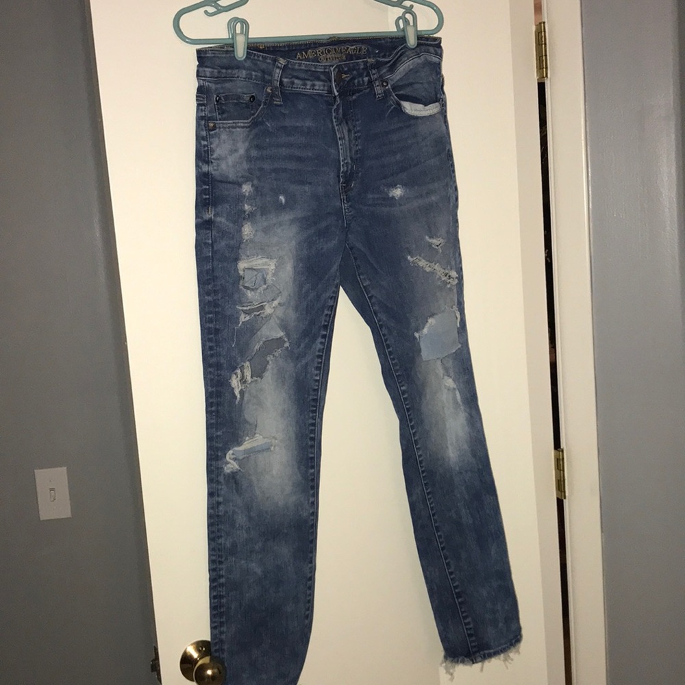 Men’s Distressed American Eagle Jeans